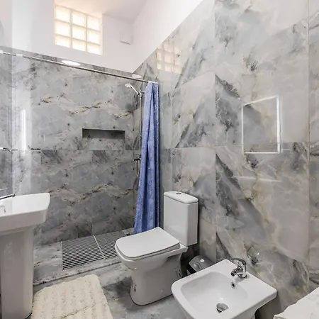 Nest Escape 2br Cozy By Pikhost * Durrës