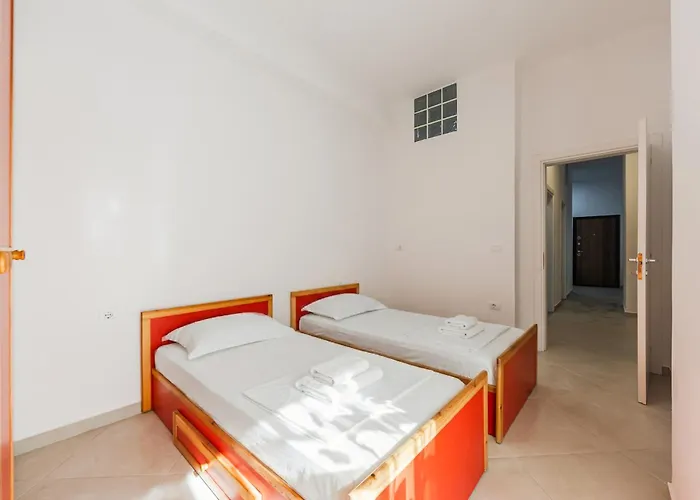 Nest Escape 2br Cozy By Pikhost 公寓